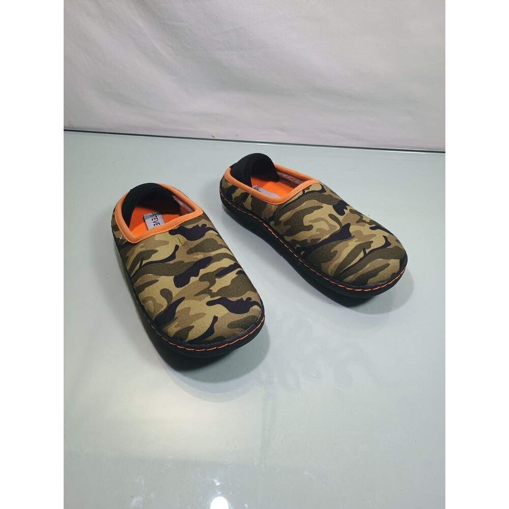 Steve Madden Boy Camo Slippers Youth Size Small Green Black Orange